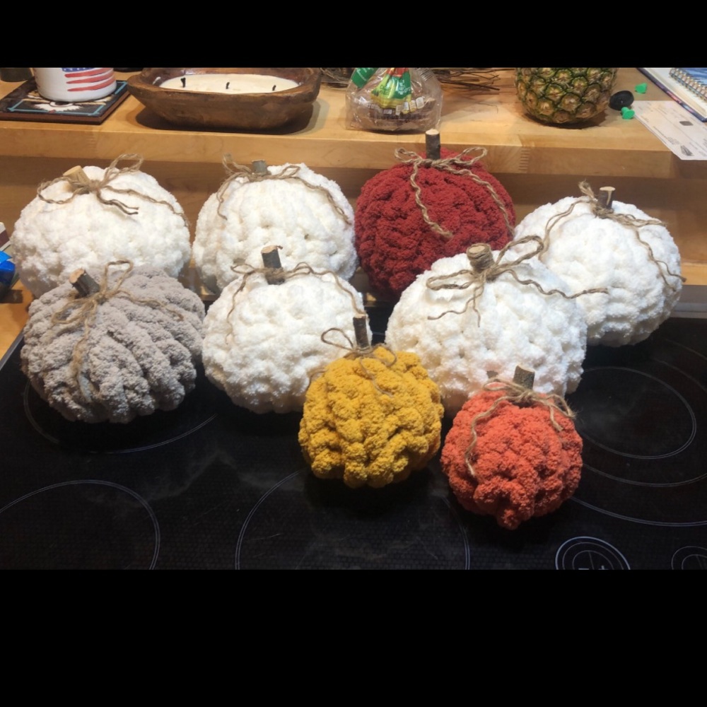 Chunky Knit Pumpkins - Picture 7 of 9